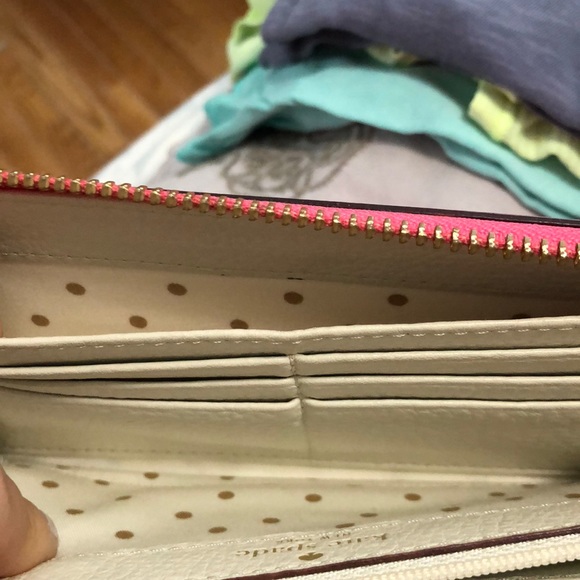 Kate Spade Wallet - Picture 4 of 5